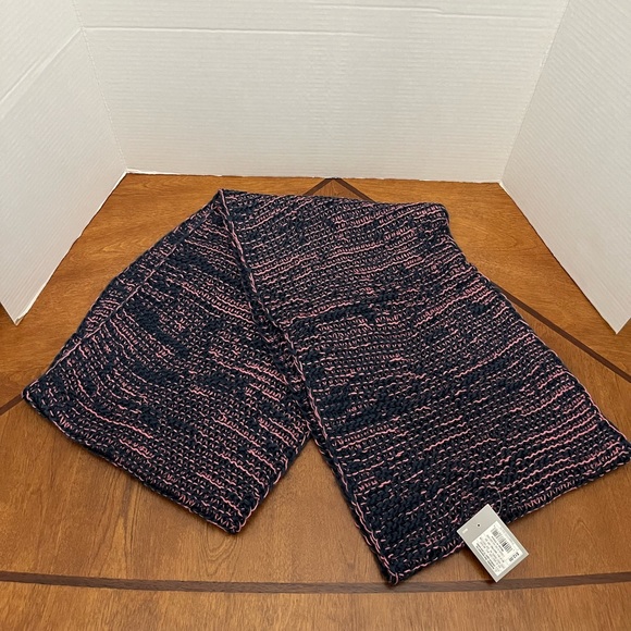 Target Brand Infinity Scarf - Picture 1 of 5